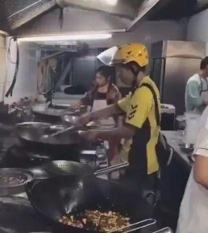 外卖员爆料外卖小哥视频,真实外卖配送现场视频曝光