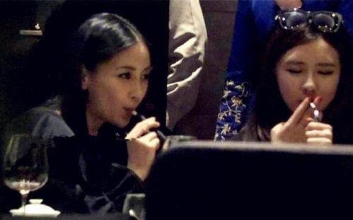 奕霖被爆料抽烟视频,明星私生活引发热议
