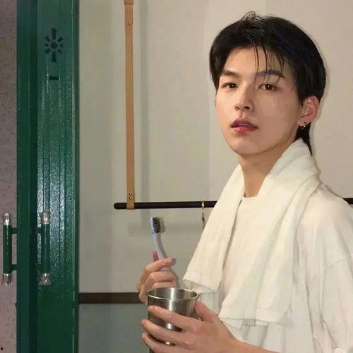 娱乐吃瓜酱头像是朱一龙,娱乐吃瓜酱头像下的魅力演绎 第2张 娱乐吃瓜酱头像是朱一龙,娱乐吃瓜酱头像下的魅力演绎 第2张