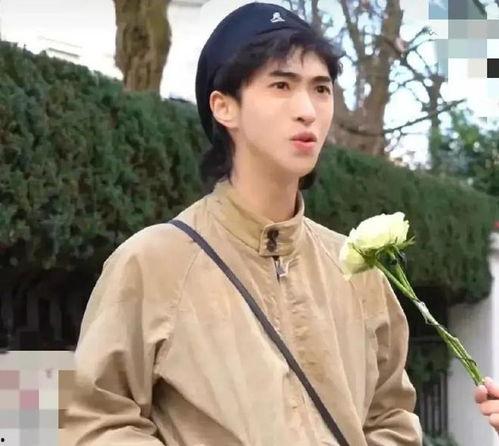 娱乐八卦吃瓜少女是谁,她是如何成为网络红人的？  第2张